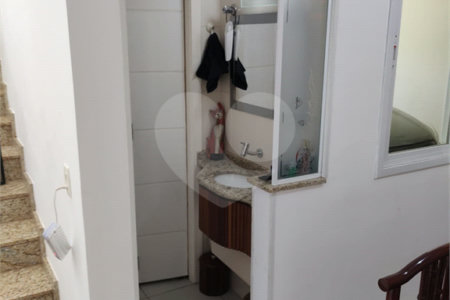 Casa à venda com 3 quartos, sendo 1 suíte, no condomínio Picollo Villaggio, Louveira - SP