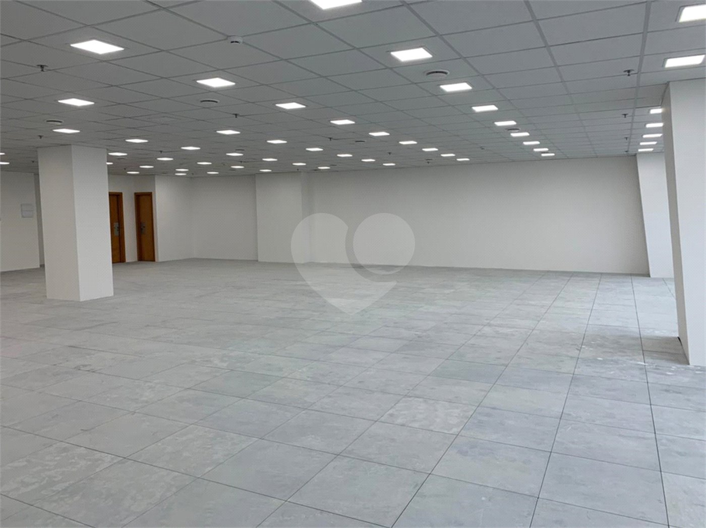 Sala à venda em Várzea de Baixo, São Paulo, SP