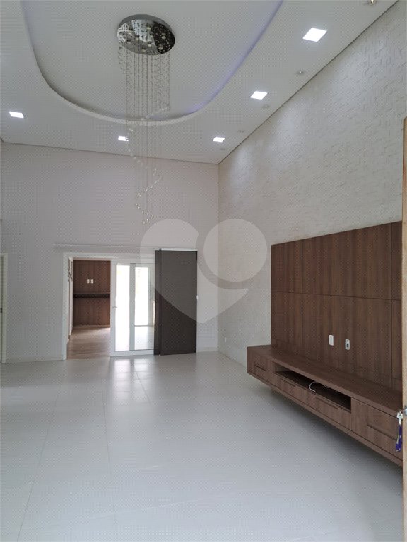 Casa à venda com 3 suítes no condomínio Residencial Terra Nobre, Indaiatuba - SP