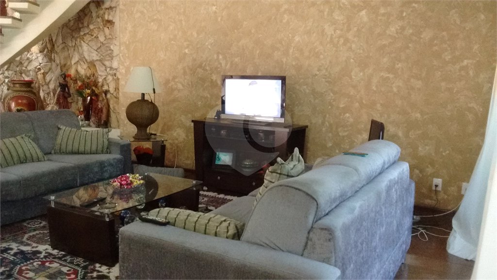 Casa à venda com 5 quartos, sendo 2 suítes, em Horto Florestal, São Paulo, SP