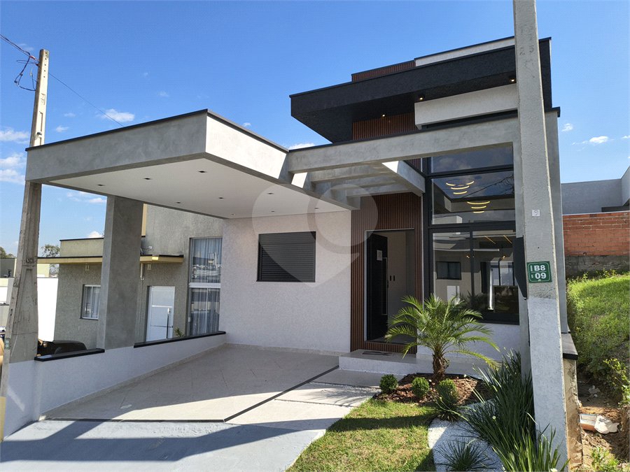 Casa à venda com 3 quartos, sendo 1 suíte,  no condomínio Horto Florestal Villagio, Sorocaba - SP
