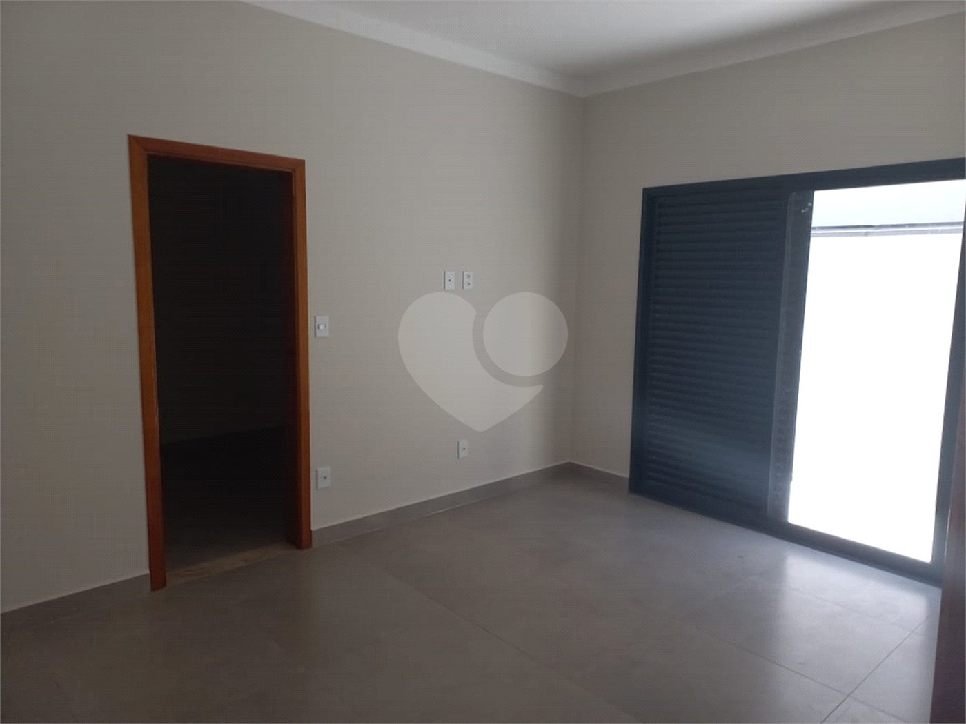 Casa à venda com 3 suítes no condomínio Reserva Real, Paulínia - SP