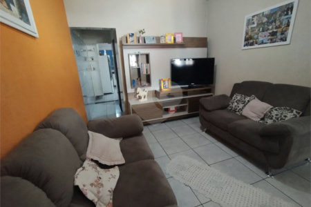 Sobrado à venda com 3 quartos, sendo 1 suíte, em Biritiba, Poá, SP