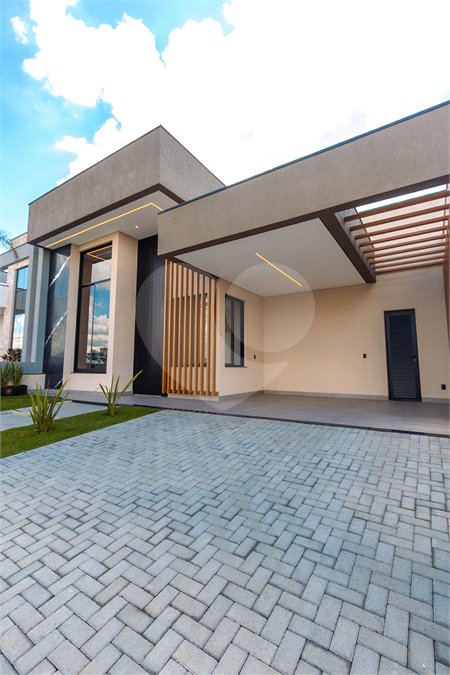 Casa à venda com 3 suítes no condomínio Residencial Dona Maria Candida, Indaiatuba - SP