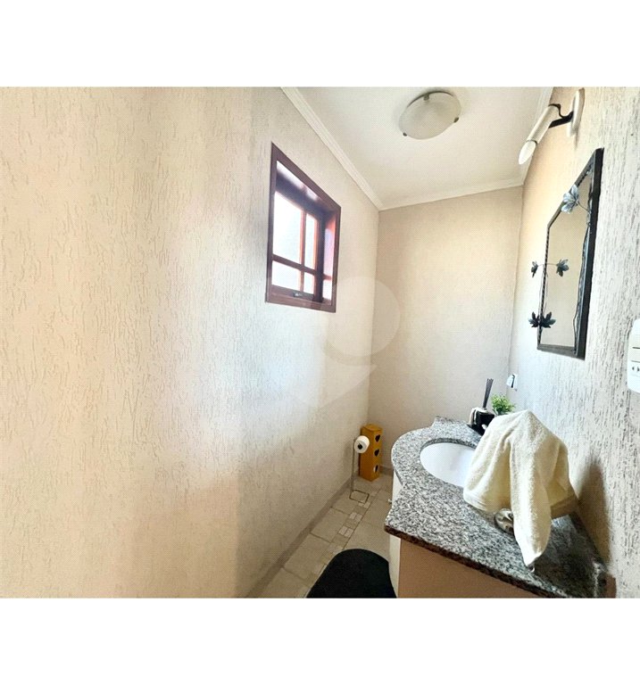 Casa à venda com 3 quartos, sendo 1 suíte, no condomínio Heráclito Graça, São Paulo - SP