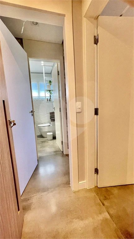 Cobertura à venda na Aclimação de 300m² com 2 vagas.