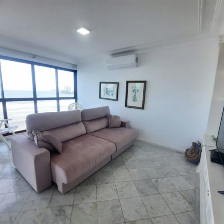 Apartamento Residencial à venda, Pitangueiras, Guarujá - AP0136.