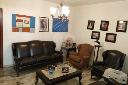 Casa Térrea à venda com 3 quartos em Parque Residencial Julia, São Paulo, SP