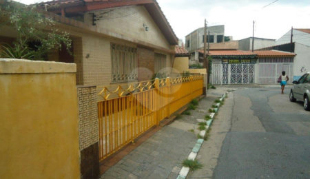 Casa à venda com 4 quartos, sendo 1 suíte,  no condomínio Predio Comercial, São Paulo - SP