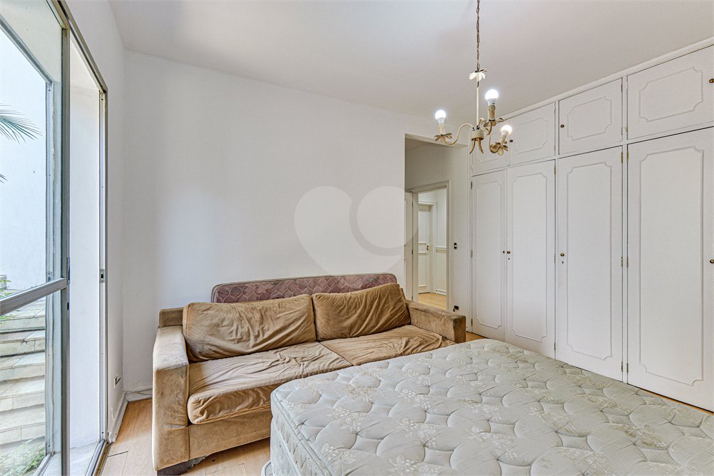 Casa de Vila à venda com 4 quartos, sendo 3 suítes,  em Alto da Boa Vista, São Paulo, SP