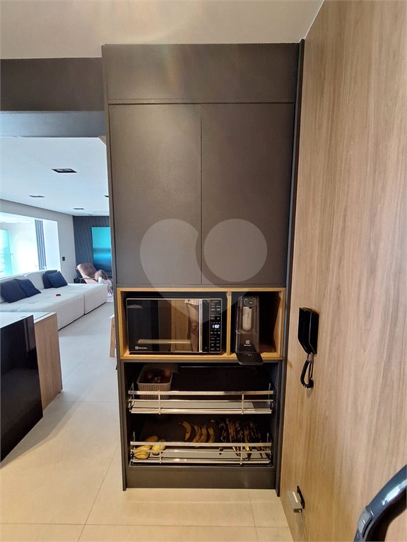 Apartamento à venda com 4 quartos, sendo 2 suítes,  em Vila Anastácio, São Paulo, SP