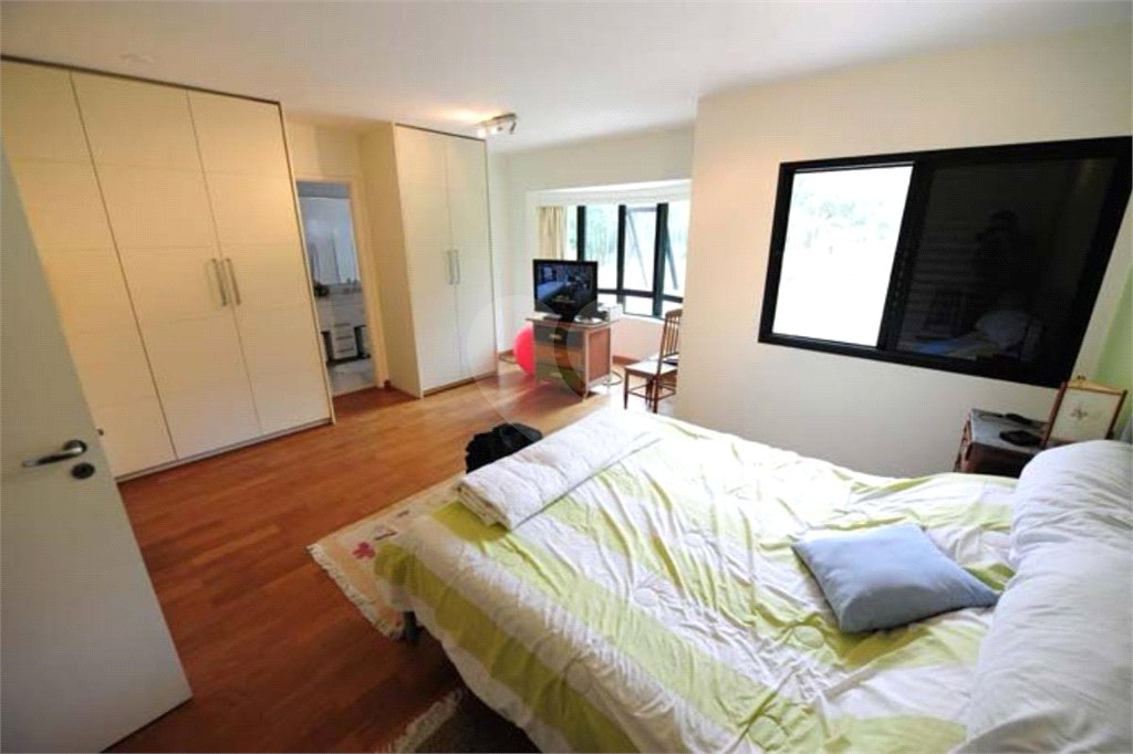 Apartamento à venda ou para alugar com 3 quartos, sendo 2 suítes, em Jardim Morumbi, São Paulo, SP