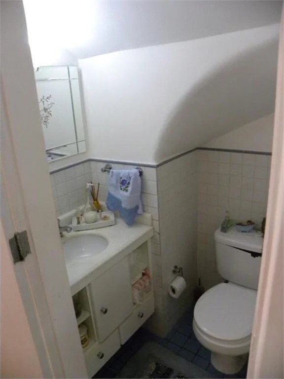 Casa à venda com 3 quartos, sendo 1 suíte, no condomínio Villas de São Francisco, São Paulo - SP