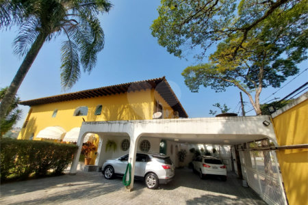 Sobrado à venda com 4 suítes em Vila Inah, São Paulo, SP