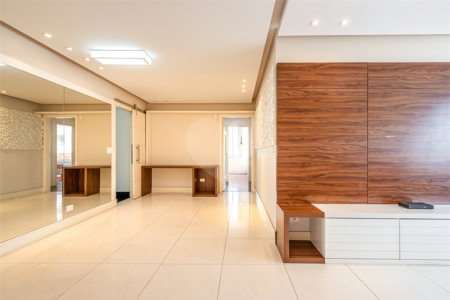 Apartamento à venda com 3 quartos, sendo 1 suíte, em Itaim Bibi, São Paulo, SP