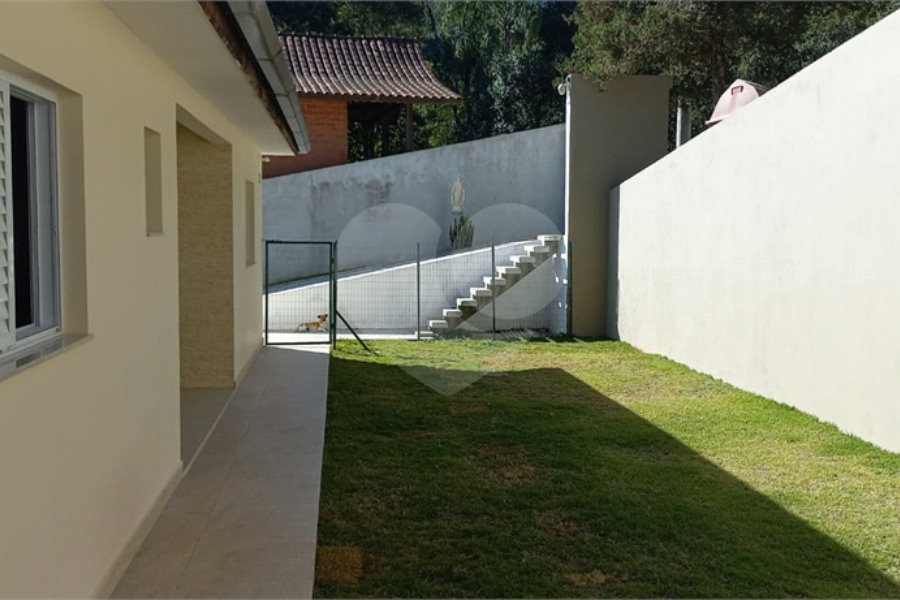 Casa à venda com 3 quartos, sendo 1 suíte, no condomínio Sausalito, Mairiporã - SP