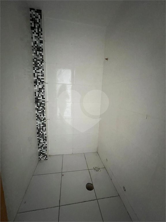 Casa à venda com 2 quartos, sendo 1 suíte, no condomínio Residencial Marlene Correia, Rio de Janeiro - RJ
