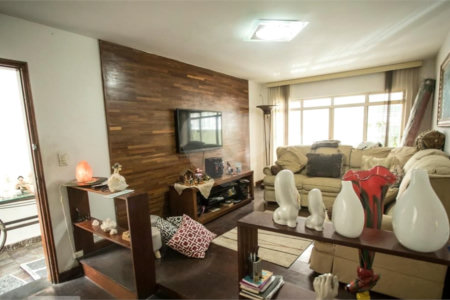 Casa à venda com 3 quartos, sendo 1 suíte, em Mirandópolis, São Paulo, SP