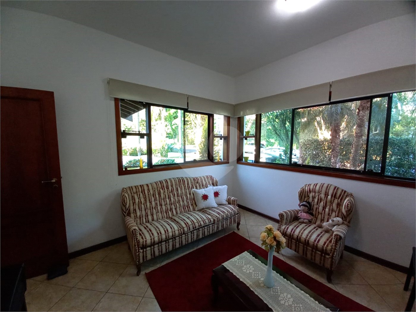 Casa à venda com 4 quartos, sendo 1 suíte, no condomínio Vale do Itamaracá, Valinhos - SP