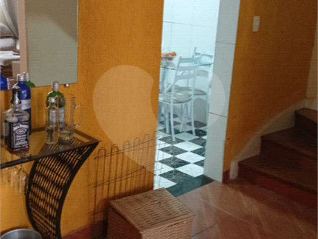 Casa de Vila à venda com 2 quartos, sendo 1 suíte,  em Bom Retiro, São Paulo, SP
