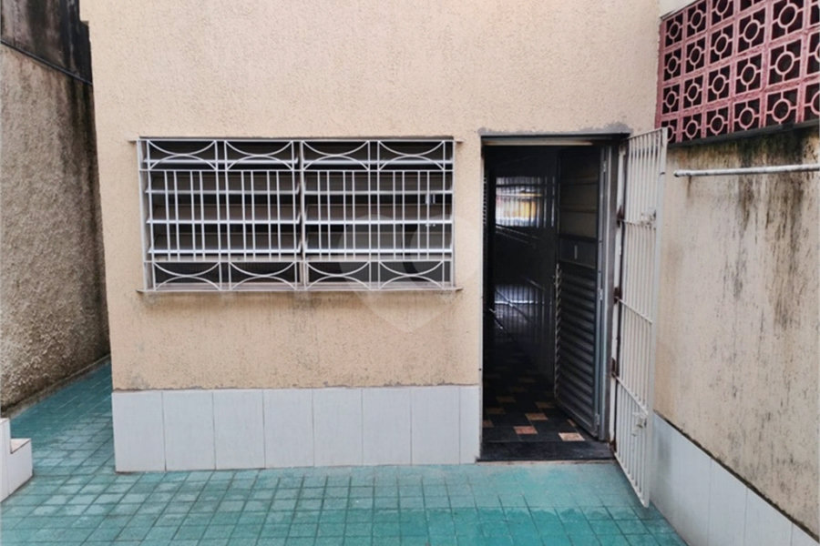 Sobrado à venda com 2 quartos em Vila Nivi, São Paulo, SP