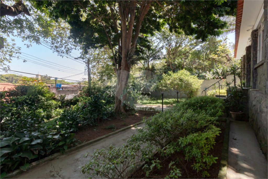 Casa à venda com 4 quartos, sendo 3 suítes, em Vila Pirajussara, São Paulo, SP