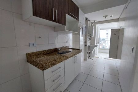 Apartamento para alugar com 2 quartos, sendo 1 suíte, em Parque São Domingos, São Paulo, SP