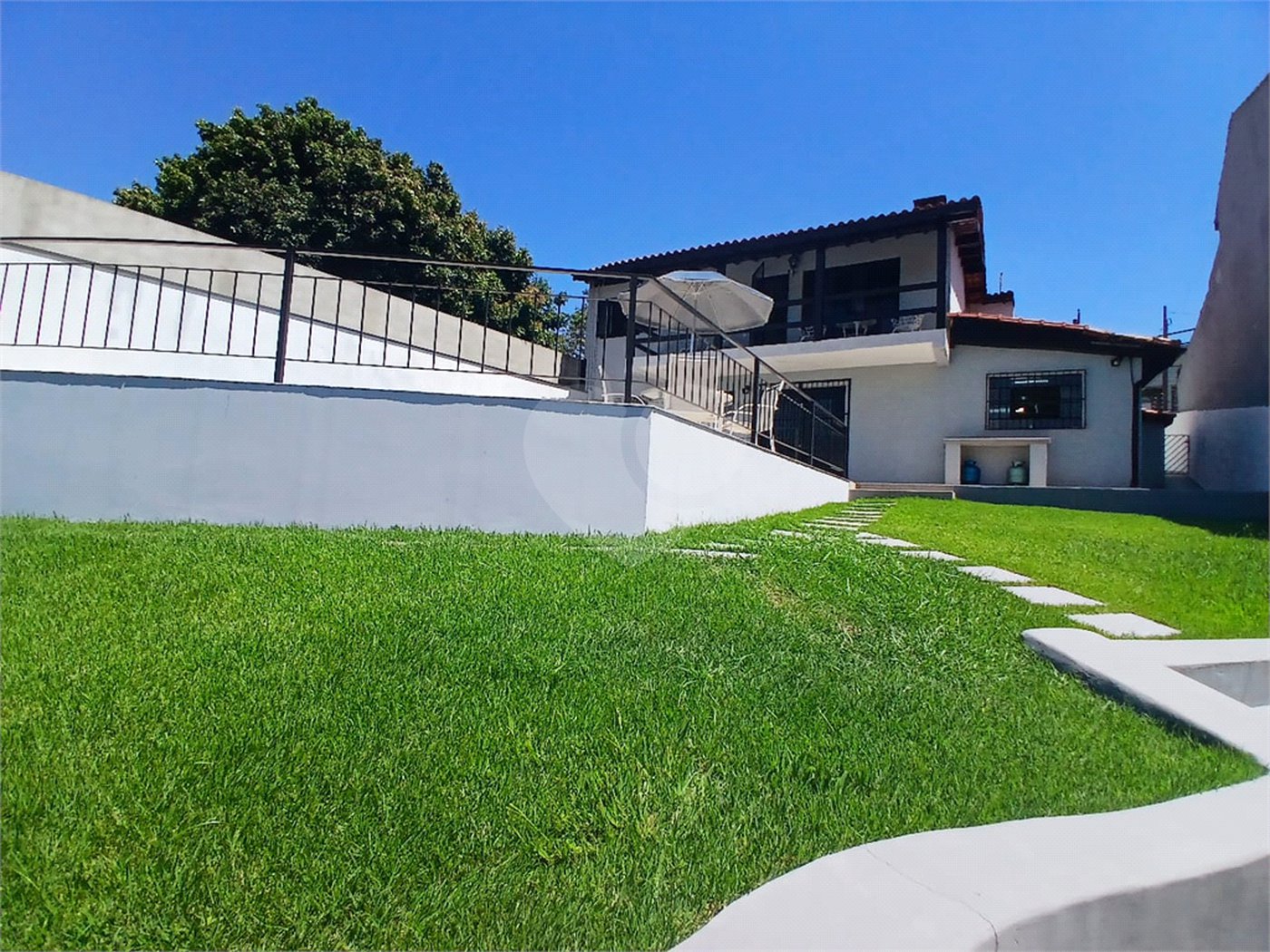 Casa à venda com 3 quartos, sendo 1 suíte,  em Recreio Maristela, Atibaia, SP