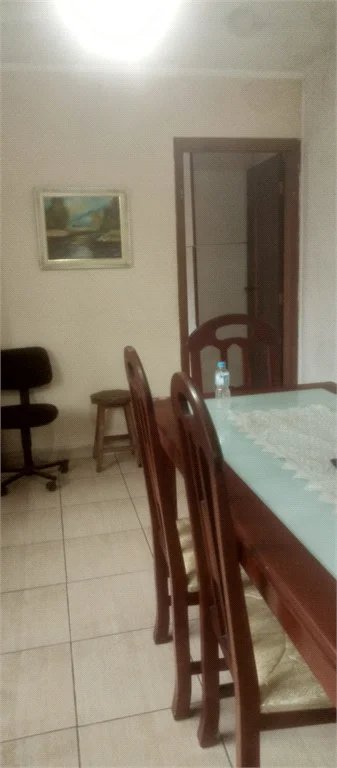 Sobrado à venda com 3 quartos, sendo 1 suíte, em Vila Universitária, São Paulo, SP