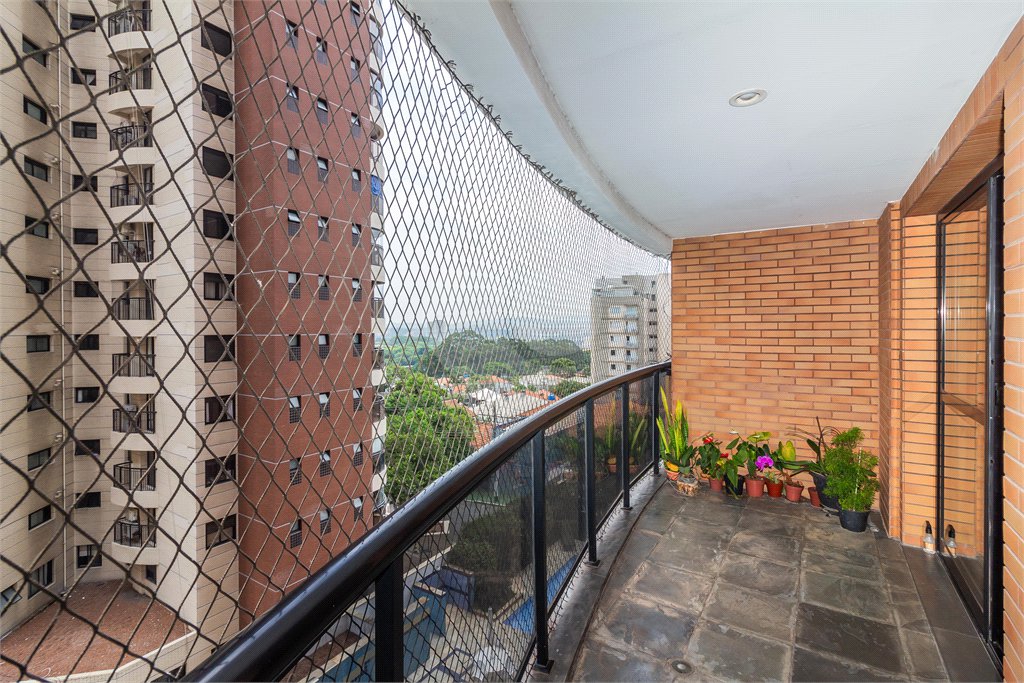 Apartamento à venda com 4 quartos, sendo 3 suítes, em Alto da Lapa, São Paulo, SP
