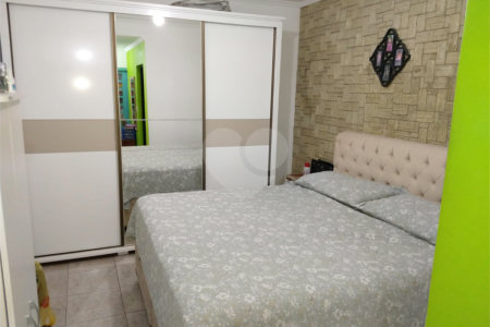 Sobrado à venda com 4 quartos, sendo 1 suíte,  em Vila Curuçá, Santo André, SP
