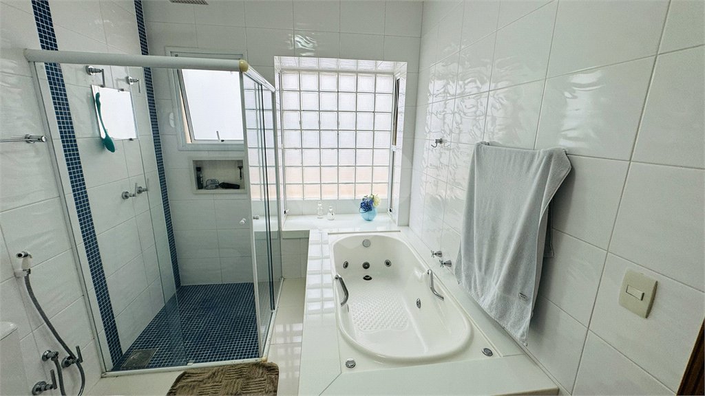 Casa à venda com 3 suítes no condomínio Residencial Delle Stelle, Louveira - SP