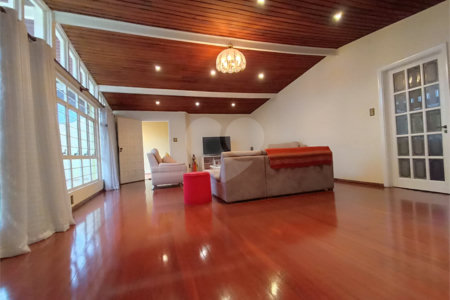 Casa à venda com 4 quartos, sendo 3 suítes,  no Centro, Itapetininga, SP