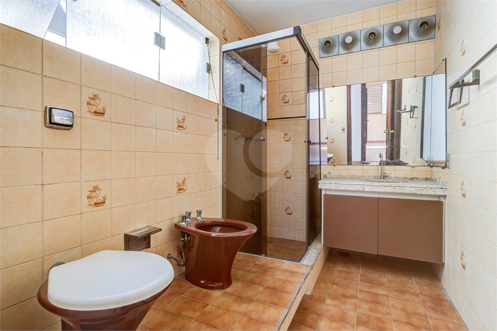 Casa à venda com 5 quartos, sendo 3 suítes, em Alto da Boa Vista, São Paulo, SP