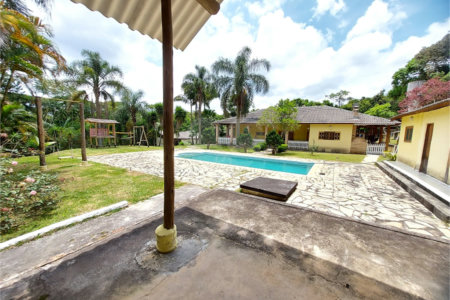 Casa à venda com 4 quartos, sendo 1 suíte, no Centro, Ibiúna, SP