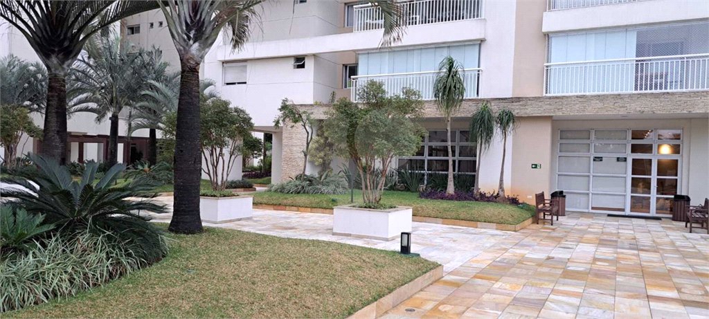 Apartamento à Venda no Campo Belo com 123m², 2 Suítes, Churrasqueira e 2 Vagas