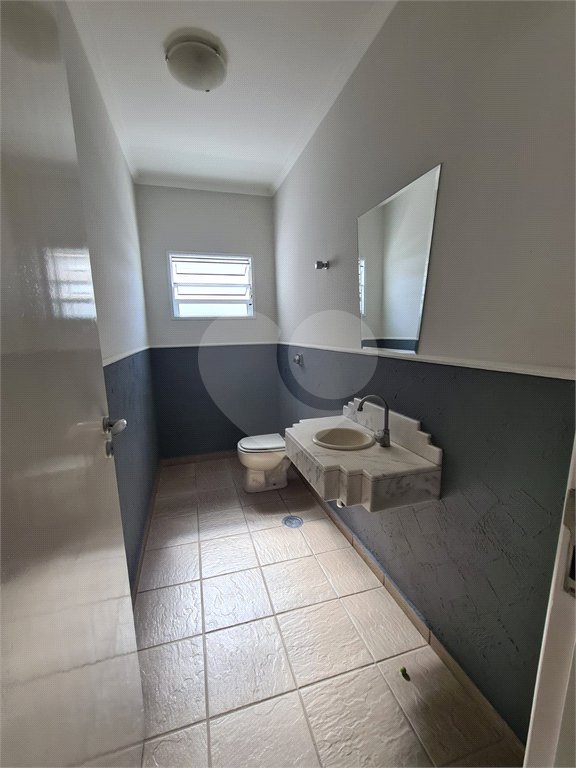 Casa à venda com 3 quartos, sendo 2 suítes, no condomínio Terras de São Francisco, Vinhedo - SP