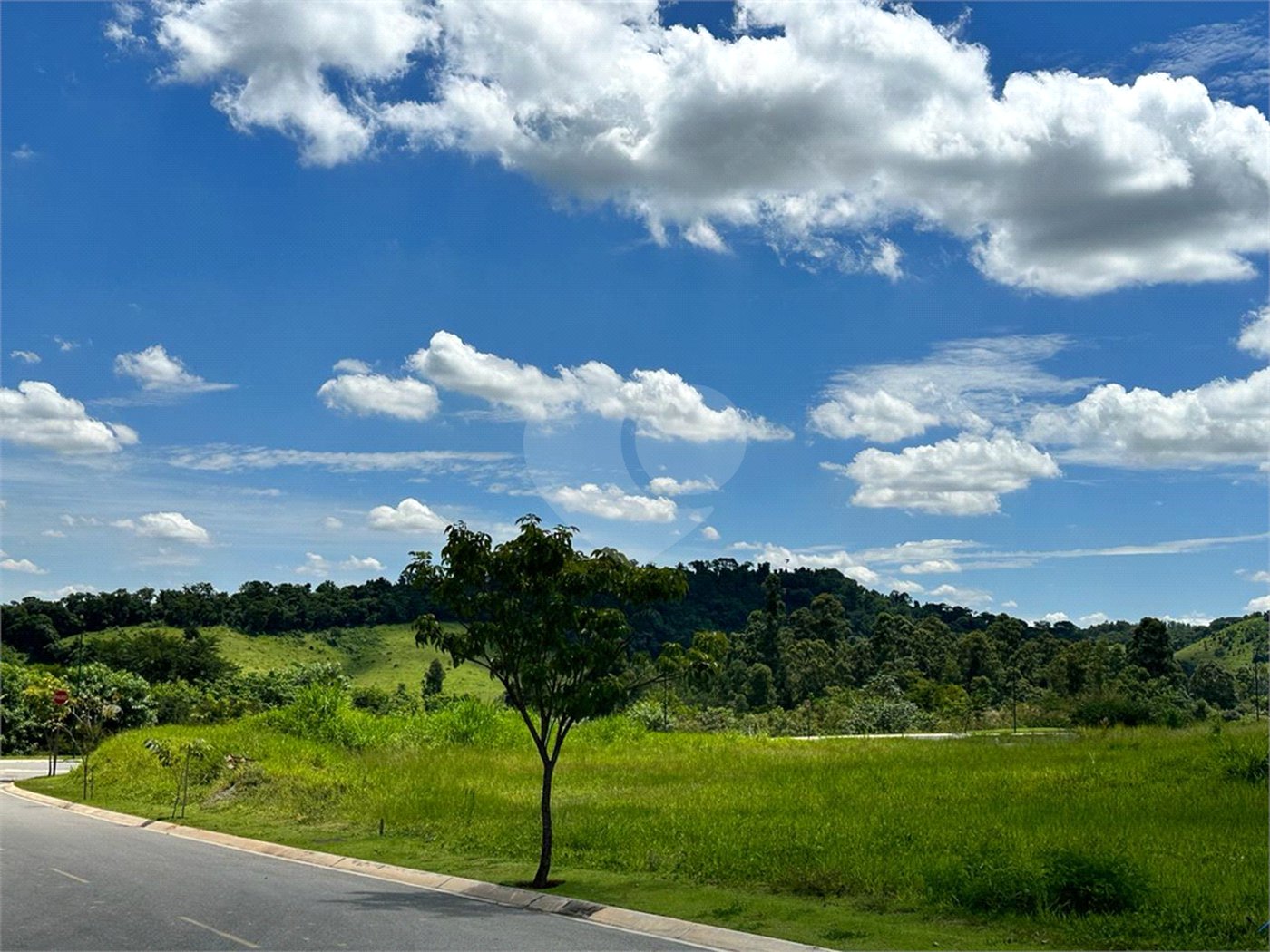 Terreno à venda no condomínio Residencial Arboretum, Vinhedo - SP