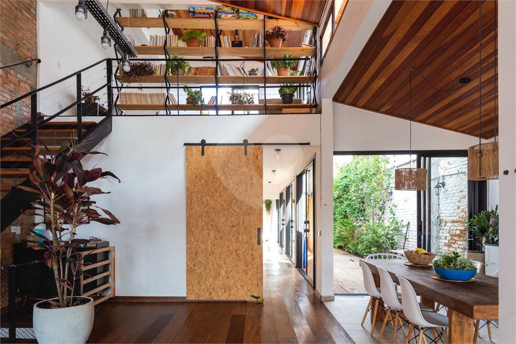 Casa Térrea à venda com 3 quartos, sendo 2 suítes,  em Vila Ipojuca, São Paulo, SP