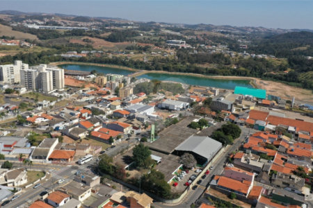 Terreno à venda com 1 suíte no condomínio Picollo Villaggio, Louveira - SP