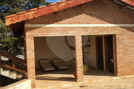 Chácara à venda com 4 quartos, sendo 2 suítes, em Vale dos Pinheiros, Atibaia, SP