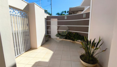 Casa à venda com 5 quartos, sendo 1 suíte,  em Jardim Colombo, Itapetininga, SP