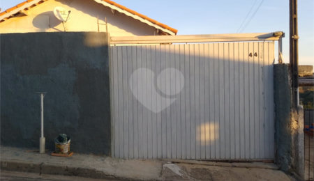 Casa à venda com 3 quartos, sendo 2 suítes,  no Centro (mailasqui), São Roque, SP