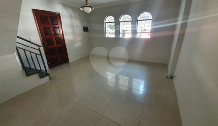 Sobrado à venda com 3 quartos, sendo 1 suíte,  em Horto, São Paulo, SP