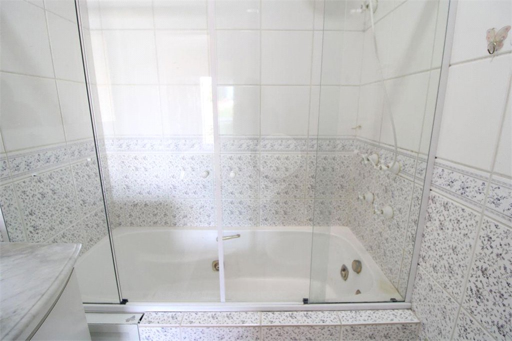 Sobrado à venda com 3 quartos, sendo 1 suíte,  em Jardim Prudência, São Paulo, SP