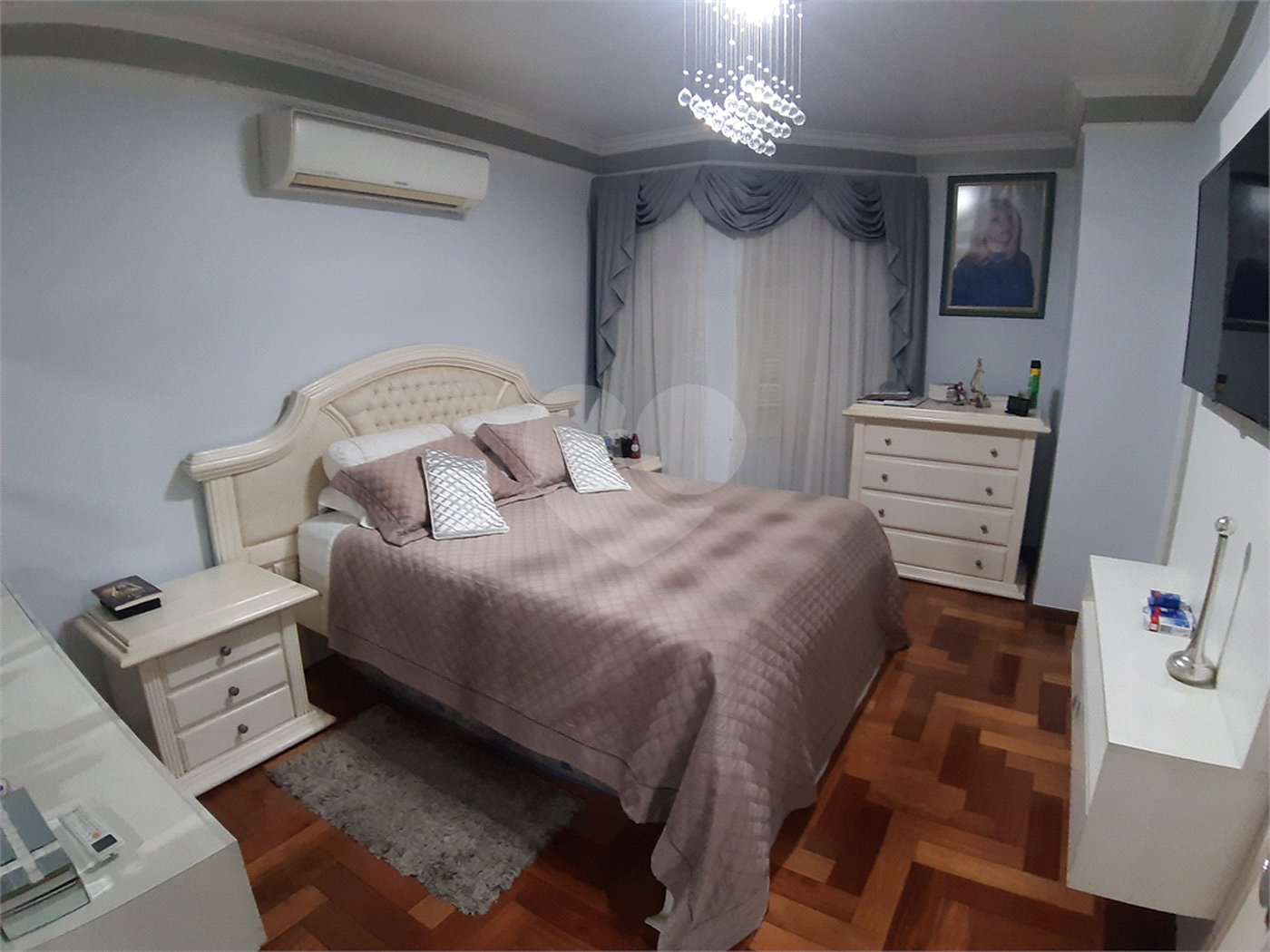 Casa à venda com 4 quartos, sendo 2 suítes, em Jardim Leonor Mendes de Barros, São Paulo, SP
