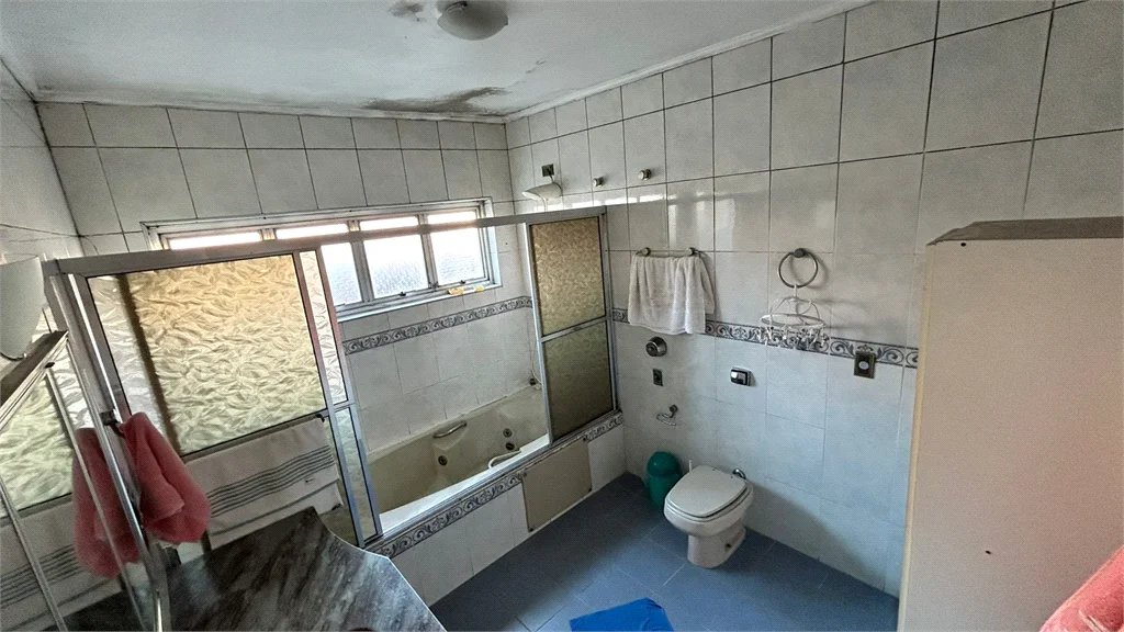 Sobrado à venda com 6 quartos, sendo 1 suíte, em Sumarezinho, São Paulo, SP