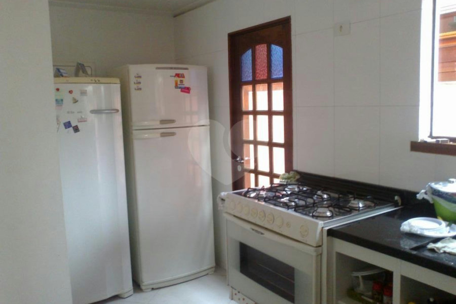 Sobrado à venda com 5 suítes em Enseada, Bertioga, SP