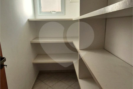 Casa para alugar com 3 quartos, sendo 1 suíte, no condomínio Recanto dos Paturis, Vinhedo - SP