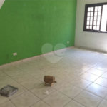 Casa à venda com 3 quartos, sendo 1 suíte, no condomínio Primavera, São Paulo - SP
